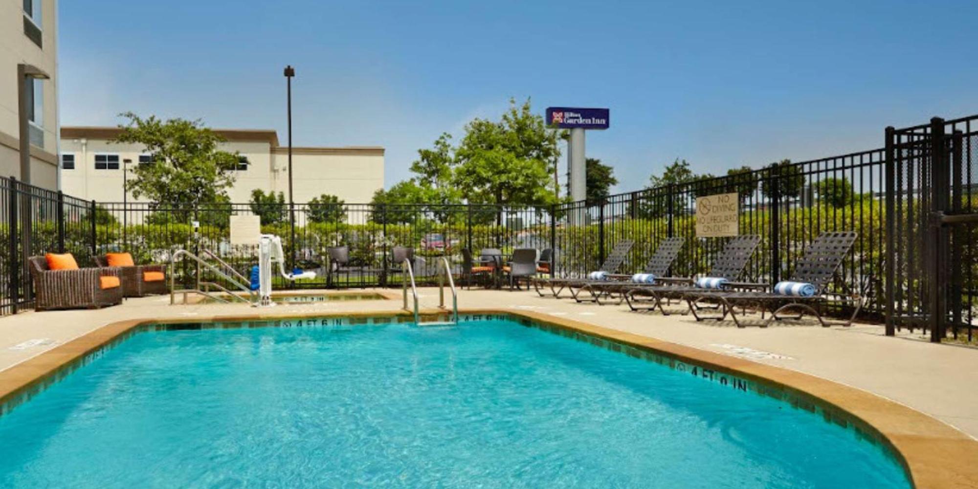 Hilton Garden Inn Austin North Екстериор снимка